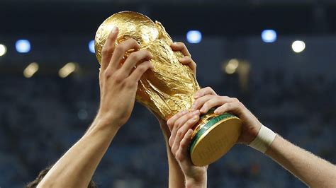 Der pdf spielplan zur fußball em 2020. Fußball-WM alle zwei Jahre statt EM? Plan bei FIFA sorgt ...