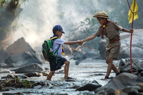 Menurut kalian lebih tragis mana dengan gempa bumi hari ini? 3 Kegiatan Ini Tumbuhkan Rasa Empati Anak terhadap Korban ...