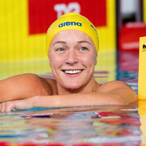 Sarah fredrika sjöström is a swedish competitive swimmer specialized in the sprint freestyle and butterfly events. Här är Sarah Sjöströms sköna känga till Zlatan Ibrahimovic