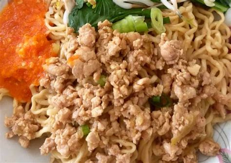 Maybe you would like to learn more about one of these? Racikan Bumbu Mie Ayam Bedo - Daging ayam yang dipakai sebagai topping mie ayam, ada yang berupa ...