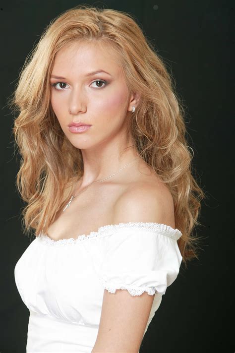 Find the perfect cristina neagu stock photos and editorial news pictures from getty images. Poze Adela Popescu - Actor - Poza 244 din 276 - CineMagia.ro