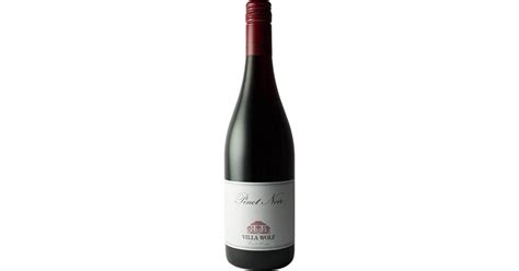 Rose petal, crushed flowers, sage, mint and crushed berries are all nicely laced together, with a touch of whole. Pinot Noir 2017 - Villa Wolf (Ernst Loosen) - Botilia.gr