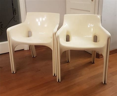 Gaudì chair, designed by vico magistretti, artemide production, brown colour, 1970, artemide hallmark under the seat. Vico Magistretti for Artemide - pair of Gaudi chairs ...