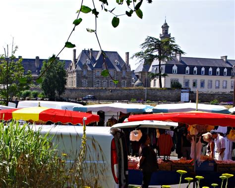 Distillerie glann ar mor, crec'h ar fur, bretagne/frankreich. Grand marché de Lannion - cote de granit rose en Bretagne