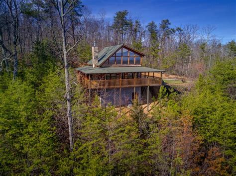 Get away to one of these beautiful decorated. Buck Naked-Luxury 1 Bedroom Plus Loft Cabin Rental-Bluff ...