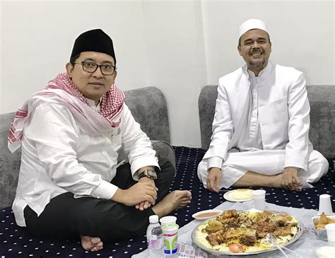 Benarkah rizieq shihab kebal hukum? Penampilan Rizieq Shihab di Arab Saudi Berubah Total, Jadi ...