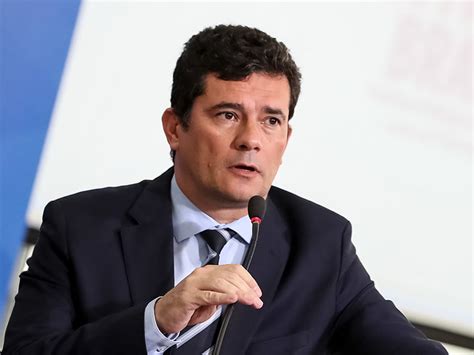 Moro também disse que se enxerga como um técnico dentro do ministério com uma missão. Sérgio Moro confirma demissão e diz que presidente queria ...