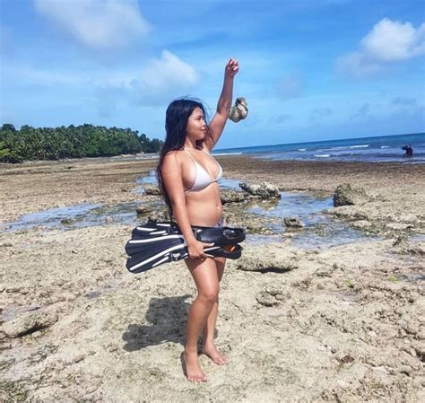 Here are some helpful navigation tips and features. Isang Pinay namuhay sa isang isla habang naka-quarantine ...