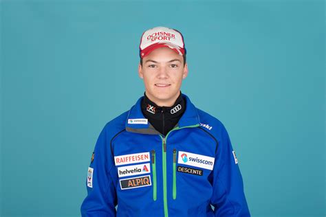 Oktober 1996 in neuenburg) ist ein schweizer skirennfahrer. Planète ski: Loic Meillard n'ira pas aux mondiaux juniors