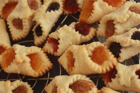 This search takes into account your taste preferences. Kosicky Slovak Cookie Recipe / Slovak haluski, a dish made ...