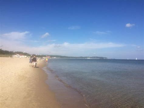 En helg i gdansk är en härlig kombo av strand och stad. Jelitkowo Beach - Picture of Jelitkowo Beach, Gdansk ...