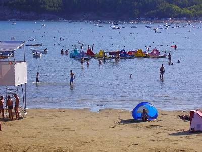 Rab je příjemné místo pro rekreaci a odpočinek, s možností mnoha pěkných vycházek do přírody a návštěvy. Lopar, Chorvátsko, Rab - turistický sprievodca za ...