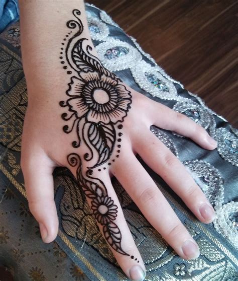 Said we asked deepika to come to our shop and provide henna artwork for everyone to enjoy, to celebrate our bookkeeper's birthday. Hire Miami Henna Tattoo Artist - Henna Tattoo Artist in ...