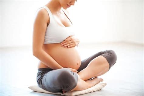 Maybe you would like to learn more about one of these? Com quantos meses o bebê se mexe na barriga da mãe?