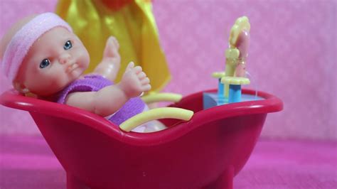 I had so much fun bathing my baby alive. Baby Doll Bath Time | Toy Pudding | Fun with toys | Baby ...