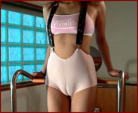 Tips and tricks to prevent camel toe from awkwardly appearing in your pants. Noticable camel toe, how do you approach?