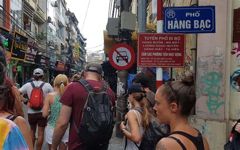 0,2 km von old quarter. Hang Bac Street Hanoi - Famous Silver and Gold Jewelry in ...