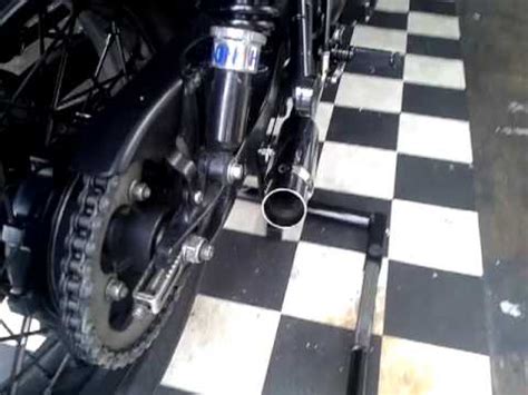 These look much more like the original triumph bonneville's of the 1960's and 70's. Bonneville with cheapo shorty pipes! - YouTube