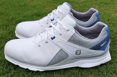 The footjoy pro sl shoe is available in 3 stylish and complimentary colours, of either white/blue, white/silver and black along with the option to choose from the unique boa laced system. FootJoy Pro|SL 2020 Golf Shoe Review - Golfalot