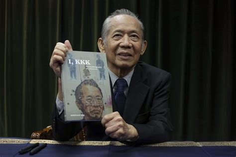 The country's prominent historian, prof emeritus tan sri dr khoo kay kim passed away today following a brief illness. KL CHRONICLE: Jahil Perlembagaan punca sokong UEC # ...
