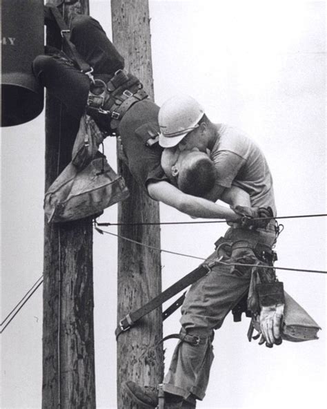 Rocco morabito was an american photographer who spent the majority of his career at the jacksonville journal. El beso de la vida // The kiss of life (by Rocco Morabito ...