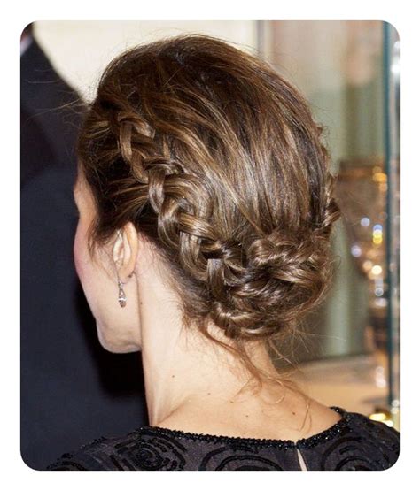 If you are blessed with these unruly locks, you'll want to invest in a heavier styling product such as a texture cream or gel that will help weight the best thing is that it's suitable even for short 2b hair! Beautiful and Elegant Low Buns For This Summer - Fashion 2D