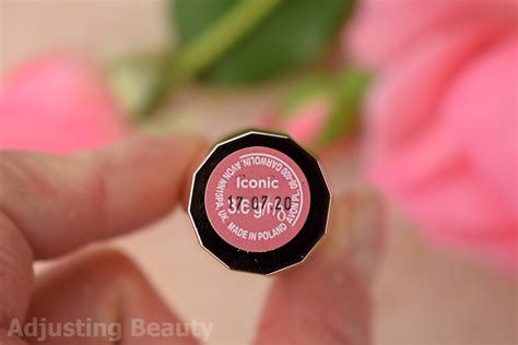 Legend age lipstick is soft because it does not contain any paraffin. Review: Avon Creme Legend Lipstick - Iconic - Adjusting Beauty