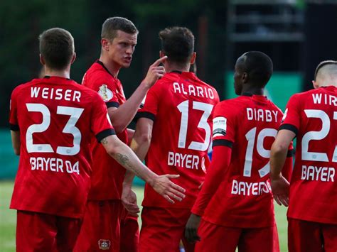 Jump to navigationjump to search. Saarbrücker Pokal-Märchen ist zu Ende: Bayer greift nach ...