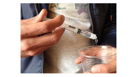 E' noto sul mercato illegale come droga dello stupro perché viene spesso impiegato per indurre nelle ragazze sedazione/rilassamento, perdita del controllo e della capacità di opporsi a richieste. GHB, la droga dello stupro - Esplosivamente