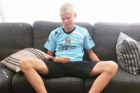 Born 21 july 2000) is a norwegian professional footballer who plays as a striker for bundesliga club borussia dortmund and the norway national team. Picture of Erling Braut Haaland wearing Man City shirt ...