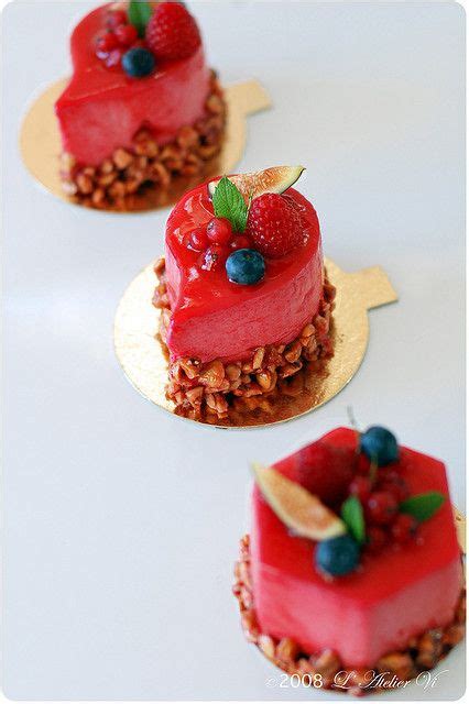 Dark chocolate and espresso add the slightly bitter notes needed to balance this easy chocolate mousse. Mousse aux Framboises et au Mascarpone Délice | Recette ...