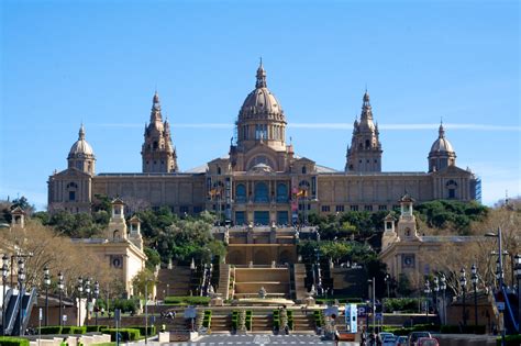 Está en un area tranquila, a solo 5 minutos andando de la principal atracción turística, las ramblas. Tour Gay Barcelona: Ruta Montjuic Panorámico | Barcelona ...
