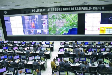 Áudio revela revolta de pm em sp. Visita ao Centro de Operações da PM - Copom | Gazeta do ...