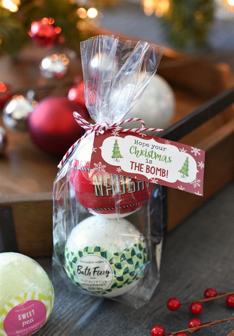 Need ideas for cheap gifts this holiday season? Good Gifts for Friends at Christmas - Fun-Squared