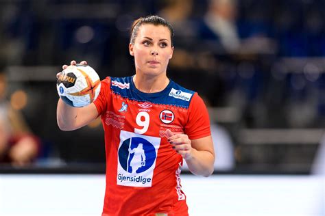 She made her debut on the norwegian national team 21 september 2010. Nora Mørk motbeviser påstanden hun fikk høre som 14-åring