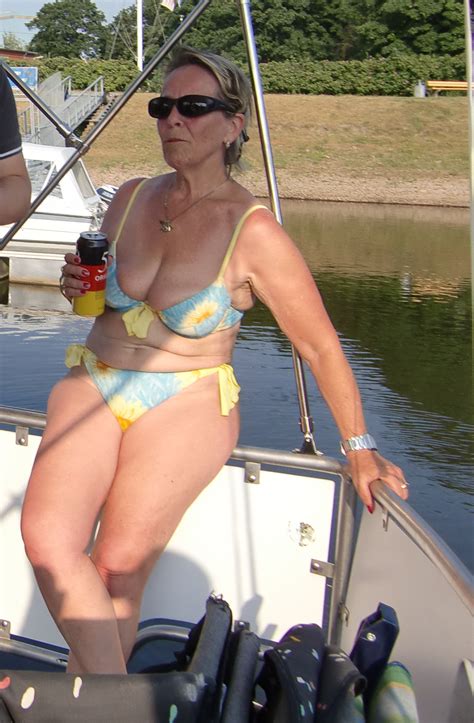 He picks up and bangs granny outside 6 min. Horny mature mothers - Nude photos