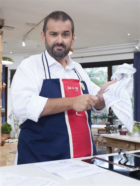 'robin food' presenta una cocina sin complejos, con un fondo de armario de recetas auténticas, reproducibles y frescas, que desde un prisma algo irreverente y con mucho sentido del humor anima. Robin Food (Programa de TV) | SincroGuia