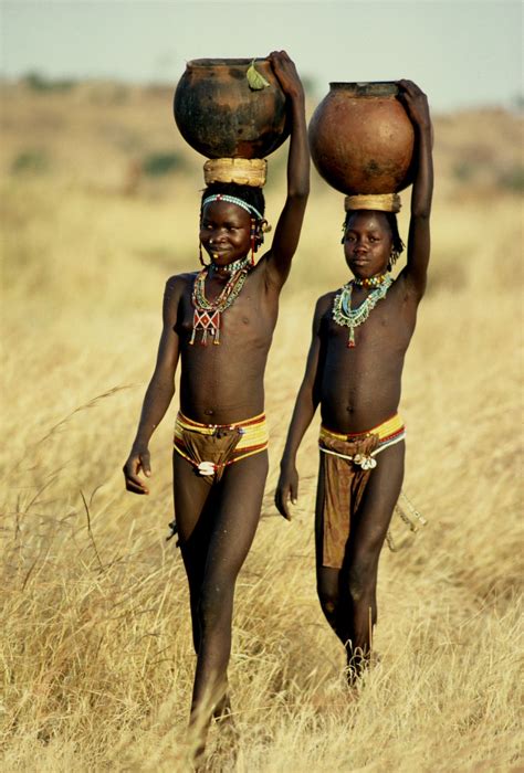 In my previous post, i wrote how the kordofan and the nuba that rodger visited is no more. Africa | "The Nuba .... Nuba Mountains, Sudan" | ©Kazuyohi ...