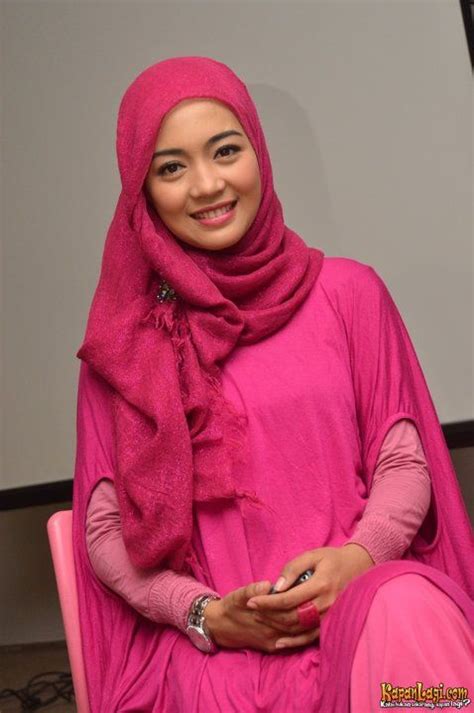 Lihat ide lainnya tentang wanita, jilbab cantik, gaya hijab. Collection of Photo Jilbab | Cewe Jilbab Hot Enak Di Youtube, Pin On Hijab Power, Fashion Jilbab ...