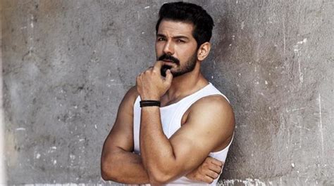 Something popular is not always valuable and valuable is not always famous. Bigg Boss 14: Abhinav Shukla talks about the disadvatages of enterting the show as a couple