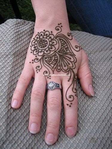 Best friend tattoos have been a growing trend in recent years. Best friend henna hands | Henna, Hand henna, Hand tattoos