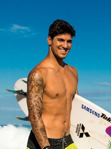 The personal and professional evolution of gabriel medina, a boy without the stereotype of the traditional surfer who has become one of the biggest names in surfing and world sport. Vídeo íntimo de Gabriel Medina vaza na web e surfista fica ...