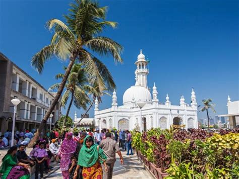 An arabic word for a muslim who has made a pilgrimage to mecca. Eid al-Fitr Celebration in India: How and where Eid is ...