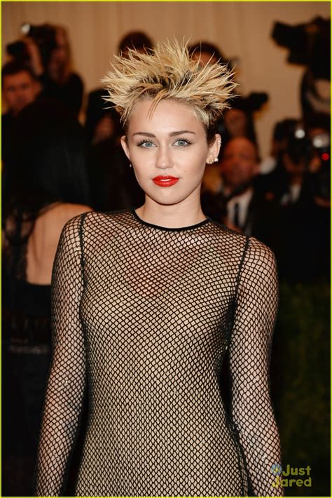 Enter @ your own risk! Miley Cyrus -- Met Ball 2013 | Photo 558810 - Photo ...