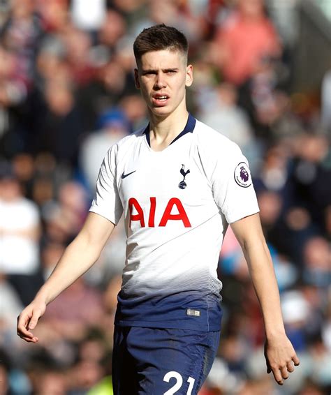 Juan marcos foyth (born 12 january 1998) is an argentine professional footballer player who plays as defender for english club tottenham hotspur and the argentina national football team. Juan Foyth joins Villarreal on loan after agreeing new ...