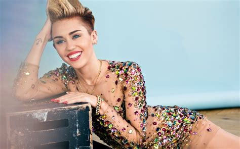 I'll be posting all 5,000 of my photos and videos of miley cyrus over the next few weeks. Miley Cyrus: Bathtub girl... - AllYou.gr