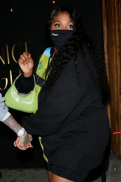 Lizzo wore three different outfits during the event, which was held at los angeles convention center on march 14th. Lizzo, Kehlani and SZA at The Nice Guy in Los Angeles 04 ...