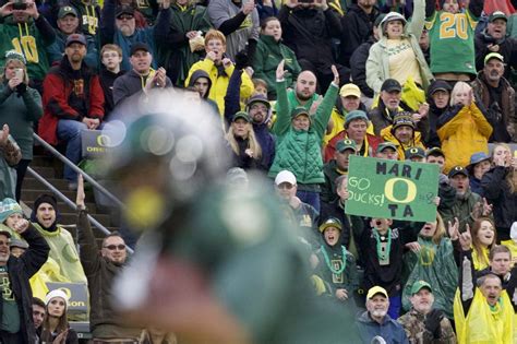 Krok po kroku, krok za krokiem, trochę inne niż przed rokiem, ale. Radio home of Oregon Ducks, Portland Timbers and 'Bald ...