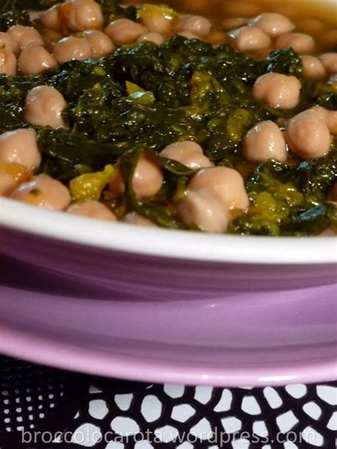 Si tratta in effetti di un tipo di piatto unico a base di ceci, ricchi di proteine, e di cavolo nero, perfetto da gustare in inverno e particolarmente. zuppa d'inverno con cavolo nero, zucca e ceci nel 2020 ...