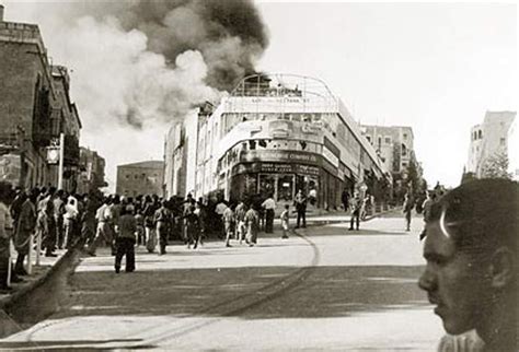 17:31 שריפה גדולה פרצה היום (רביעי) בהר הרוח הסמוך לנווה אילן. מסע לעבר: מגרמניה לא"י דרך התמונות - פרק ה'